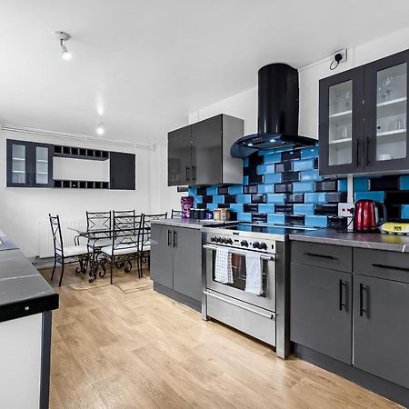 Stylish Excel 3 Bedroom Flat London Bagian luar foto
