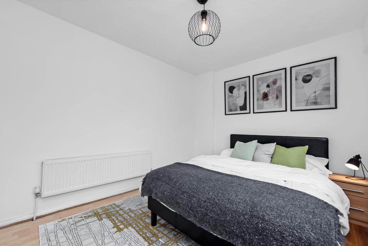 Stylish Excel 3 Bedroom Flat London Bagian luar foto