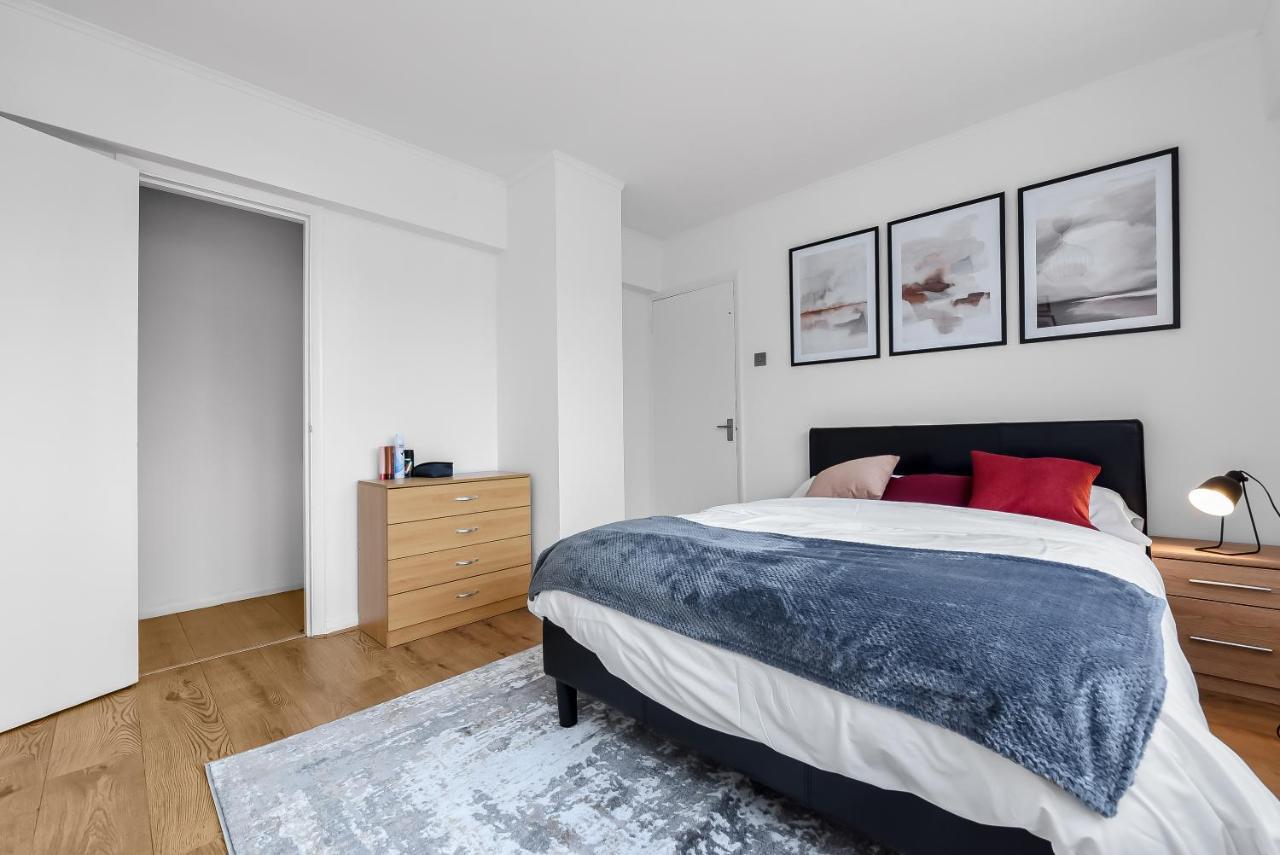 Stylish Excel 3 Bedroom Flat London Bagian luar foto