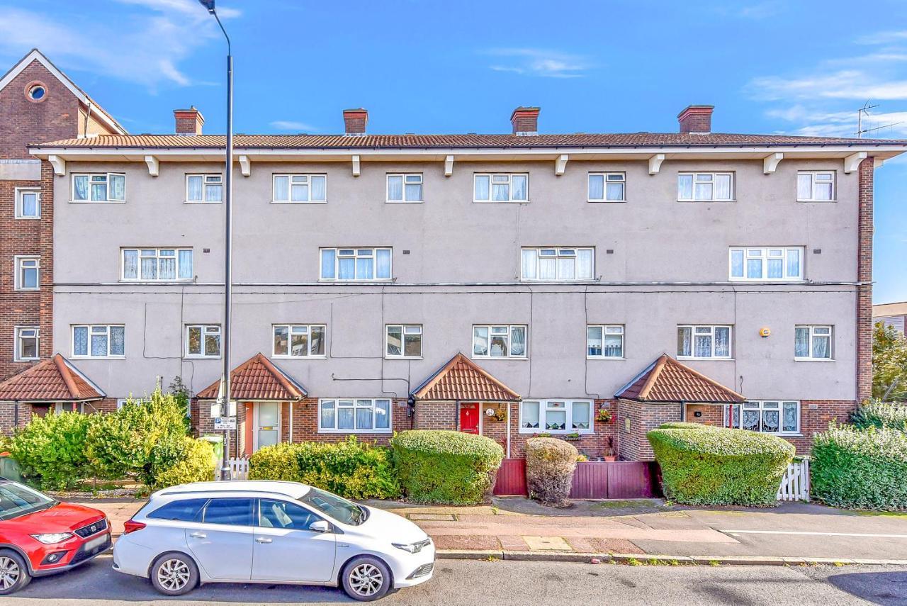 Stylish Excel 3 Bedroom Flat London Bagian luar foto