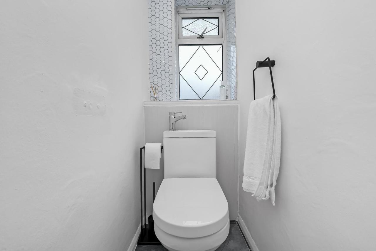 Stylish Excel 3 Bedroom Flat London Bagian luar foto