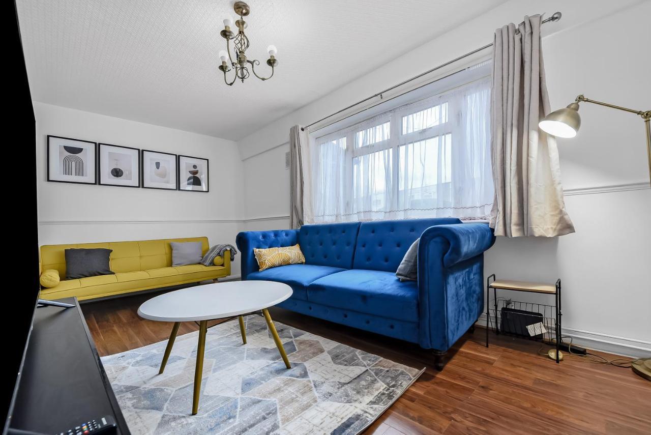 Stylish Excel 3 Bedroom Flat London Bagian luar foto